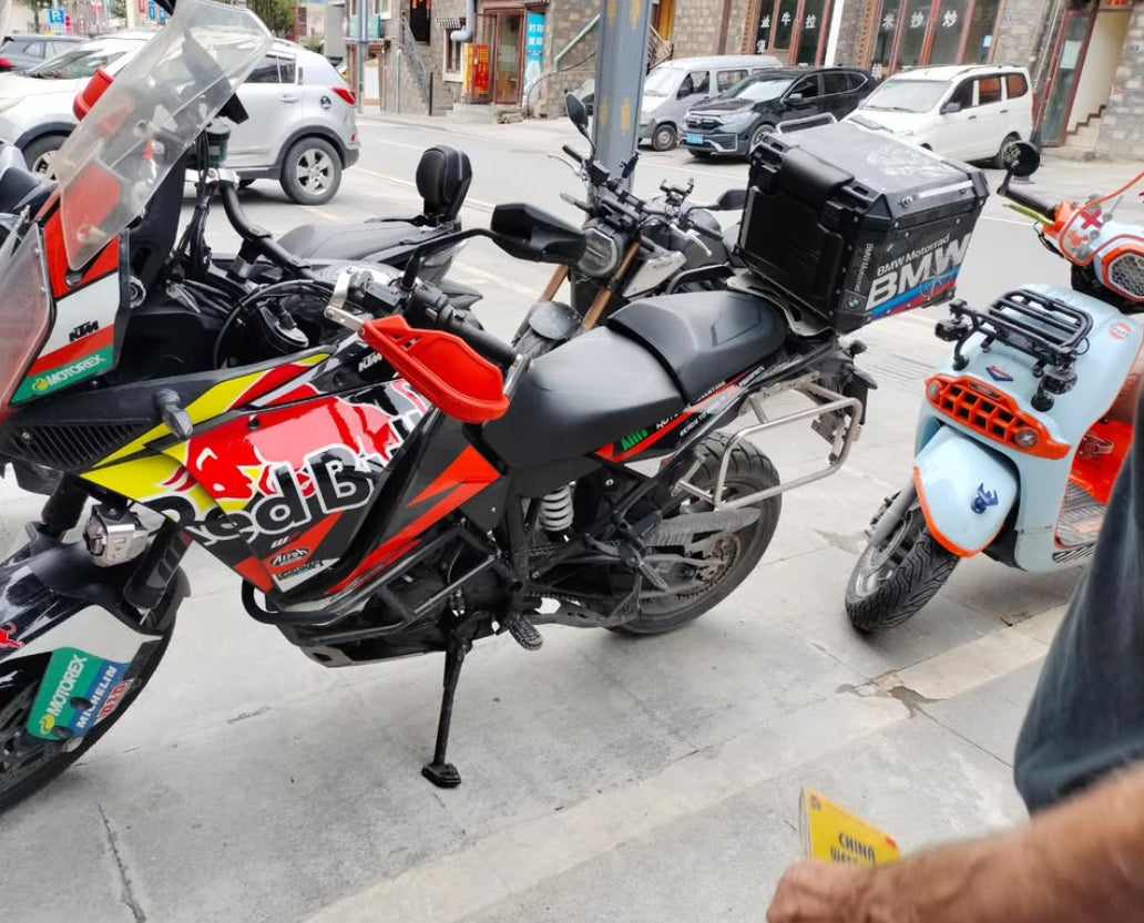 LGP BMW 45 litres top box with touring graphics premium