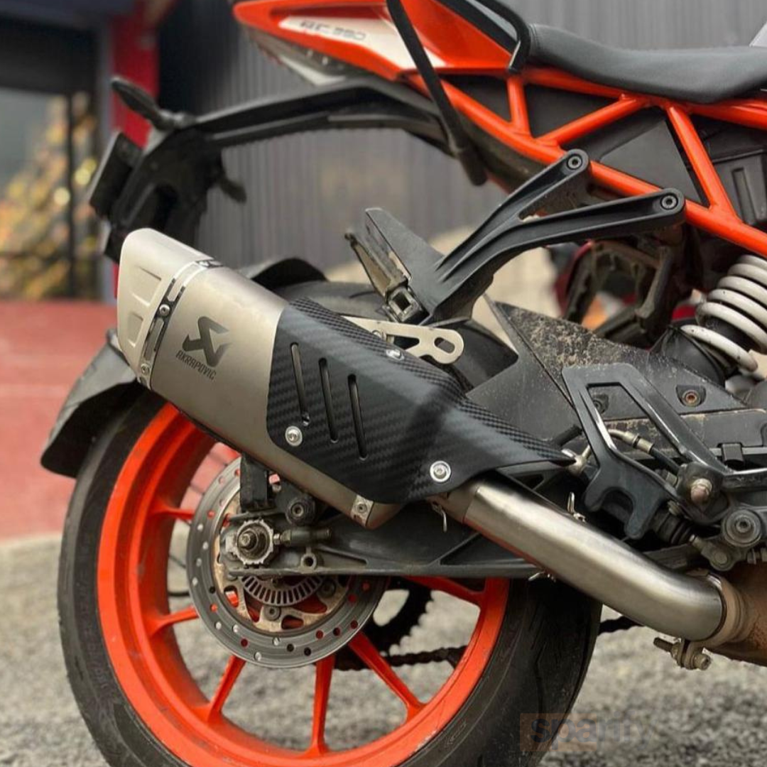 Akrapovic Carbon fiber exhaust with heat shield silver tip Stainless Steel Slip On Exhaust Silencer 36-51 mm Muffler Pipe for All Bikes/Motorcycle