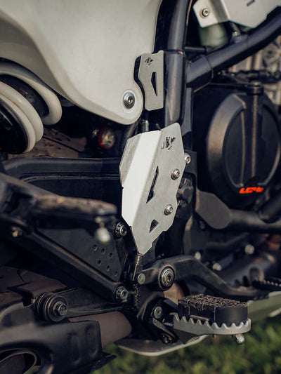KTM Adventure 390 (2025 model)/ 250 ADV/390 ADV R/390 ADV X+/390 ADV S 2025 TITAN MASTERCYLINDER GUARD SILVER| LEGUNDARY CUSTOMS