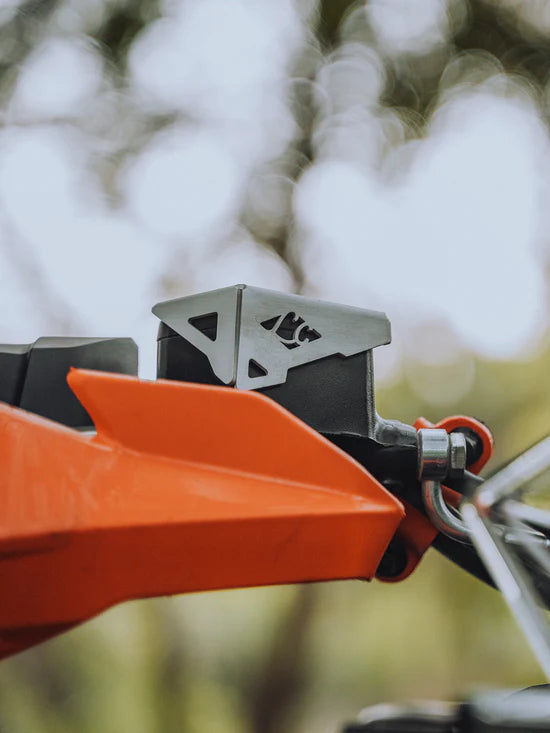 KTM Adventure 390 (2025 model)/ 250 ADV/390 ADV R/390 ADV X+/390 ADV S 2025 TRICORN FRONT OIL CAP SILVER | LEGUNDARY CUSTOMS