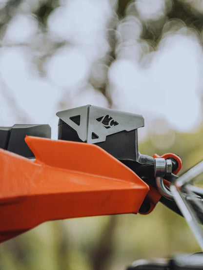 KTM Adventure 390 (2025 model)/ 250 ADV/390 ADV R/390 ADV X+/390 ADV S 2025 TRICORN FRONT OIL CAP SILVER | LEGUNDARY CUSTOMS