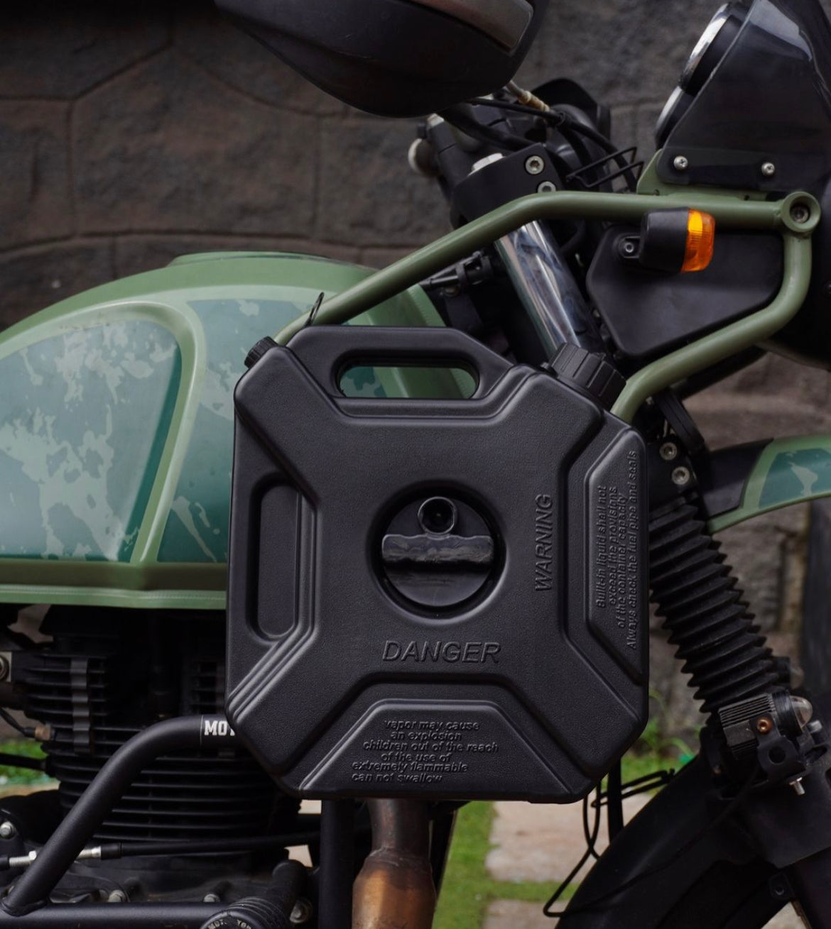 Motorcycle Jerry Can 5L Petrol with Lock fittings – Black